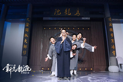 主創(chuàng  )搞怪合影.jpg